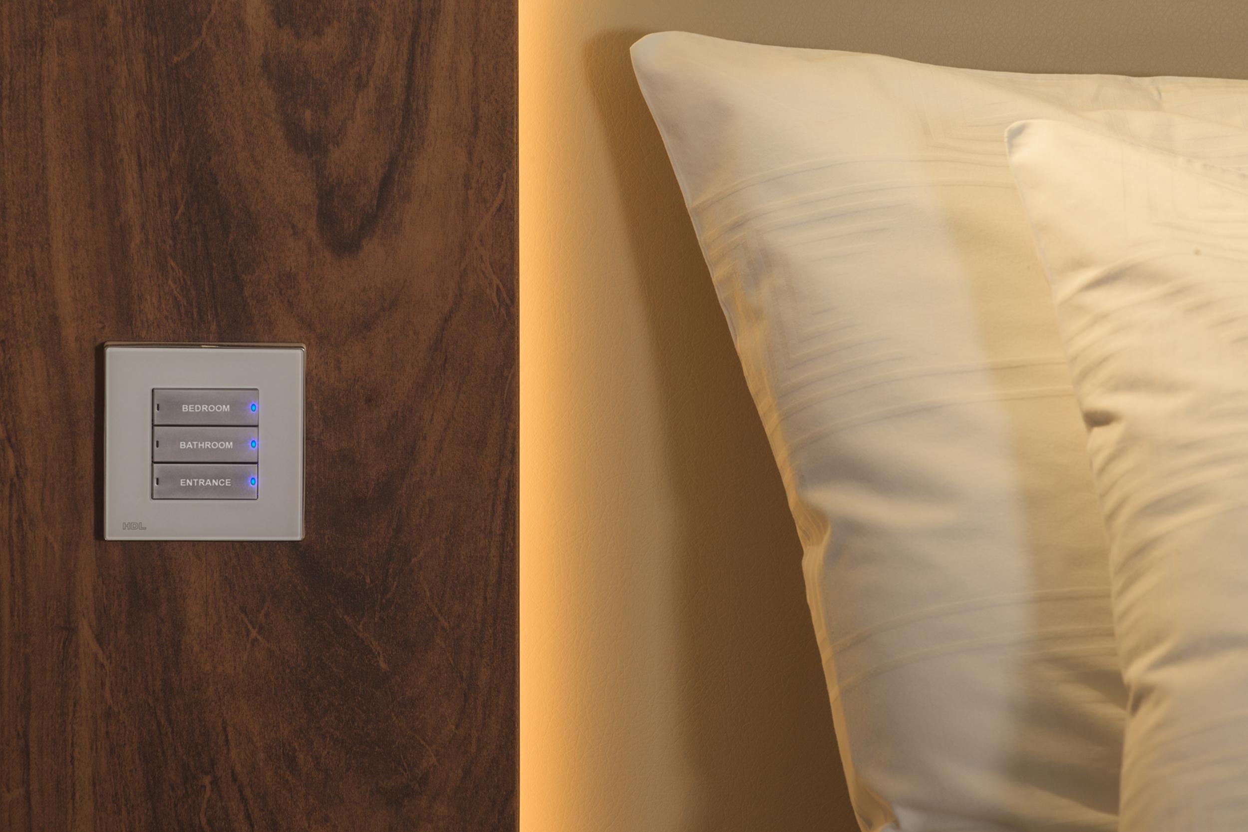 Hotel Regal Pacific Сантьяго Экстерьер фото A Lutron Maestro light switch