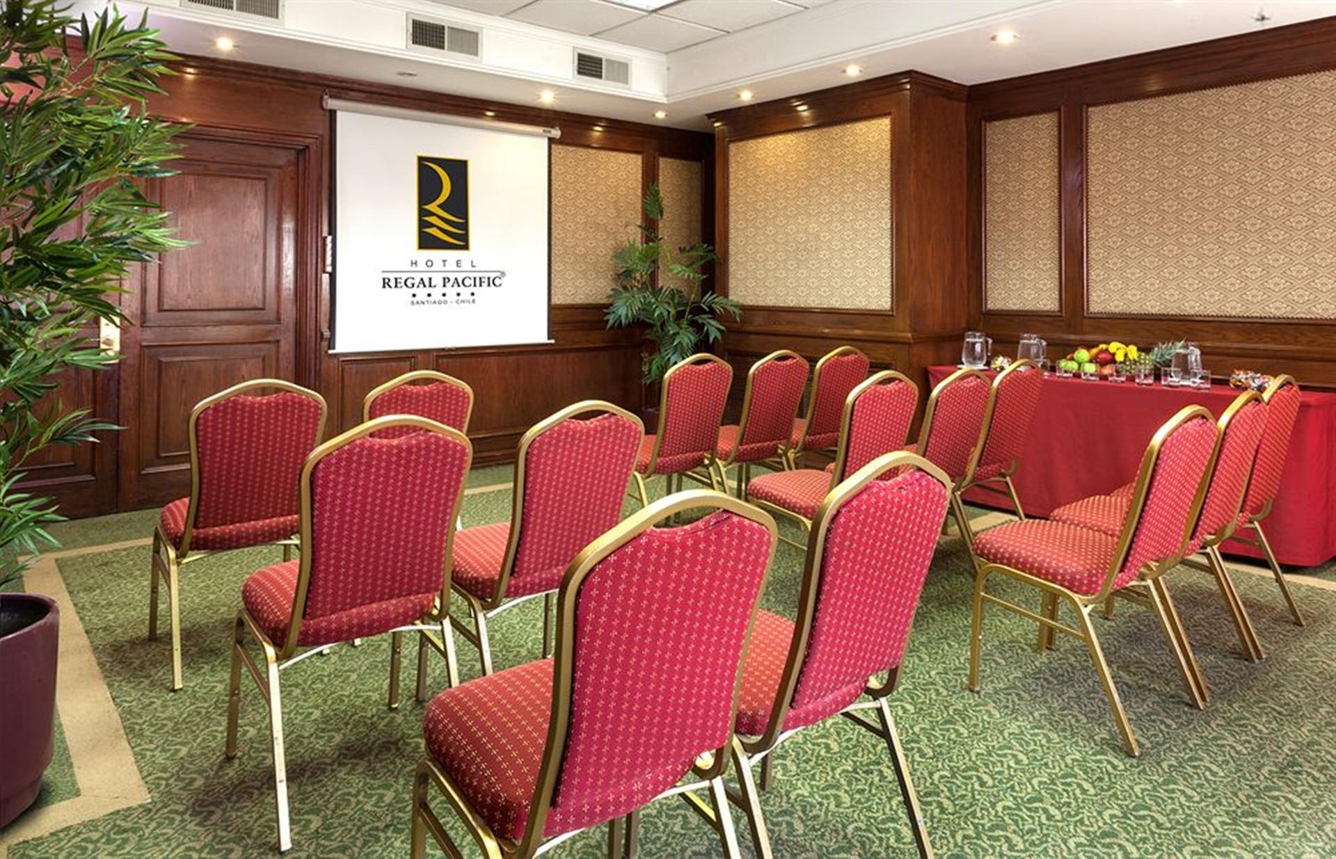 Hotel Regal Pacific Сантьяго Экстерьер фото A meeting room at the Royal Regency Hotel