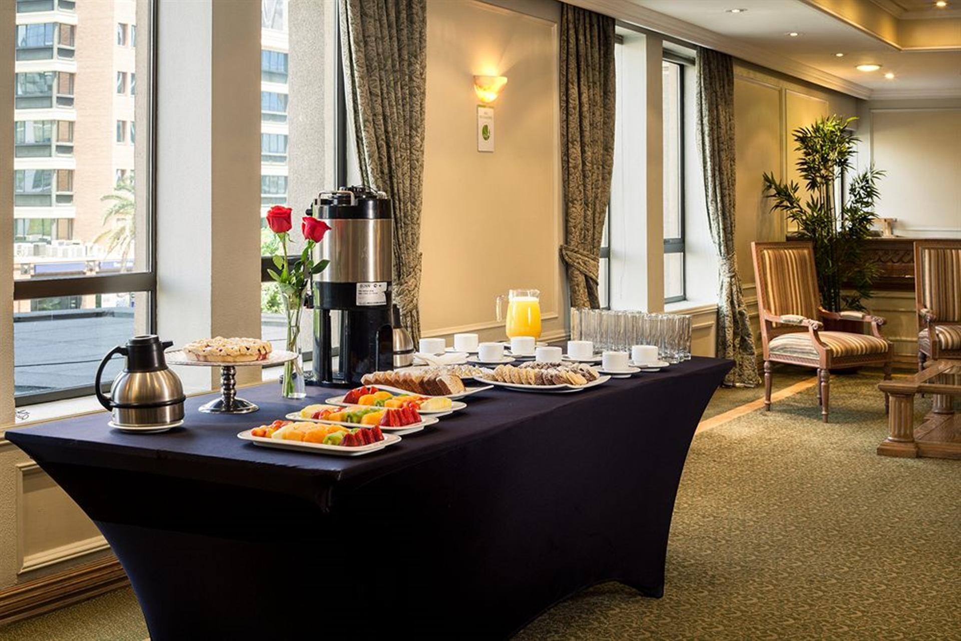Hotel Regal Pacific Сантьяго Экстерьер фото A coffee break