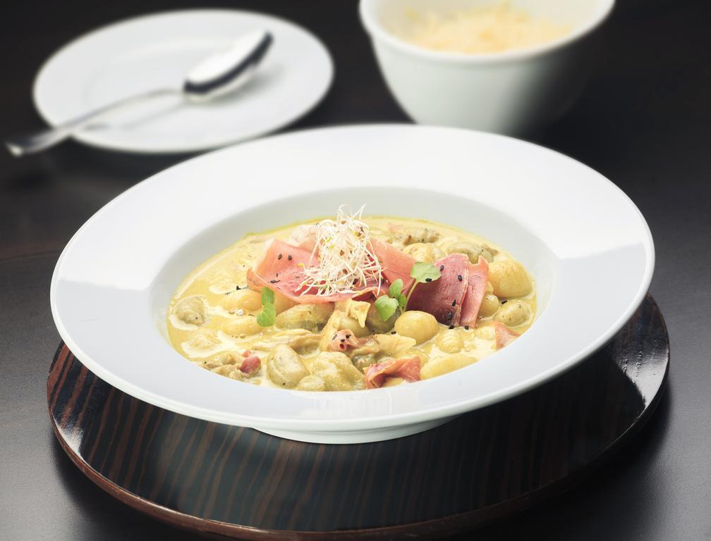 Hotel Regal Pacific Сантьяго Экстерьер фото A bowl of potato soup