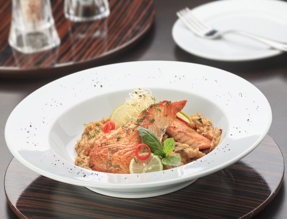 Hotel Regal Pacific Сантьяго Экстерьер фото A plate of salmon and rice