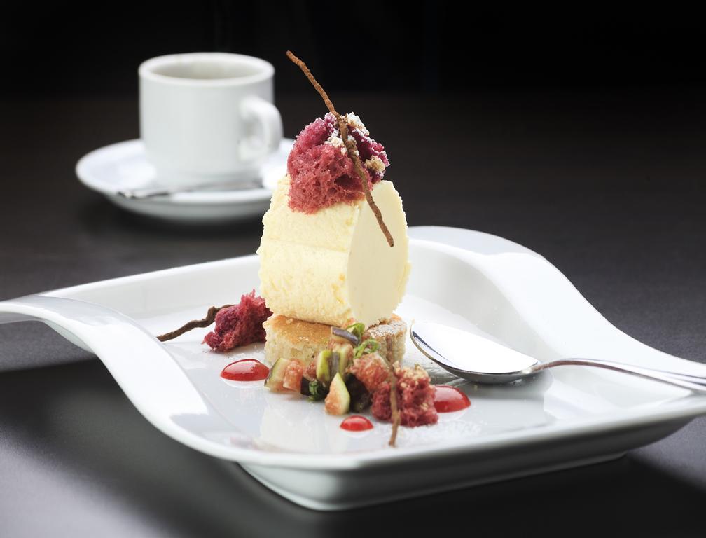 Hotel Regal Pacific Сантьяго Экстерьер фото A dessert