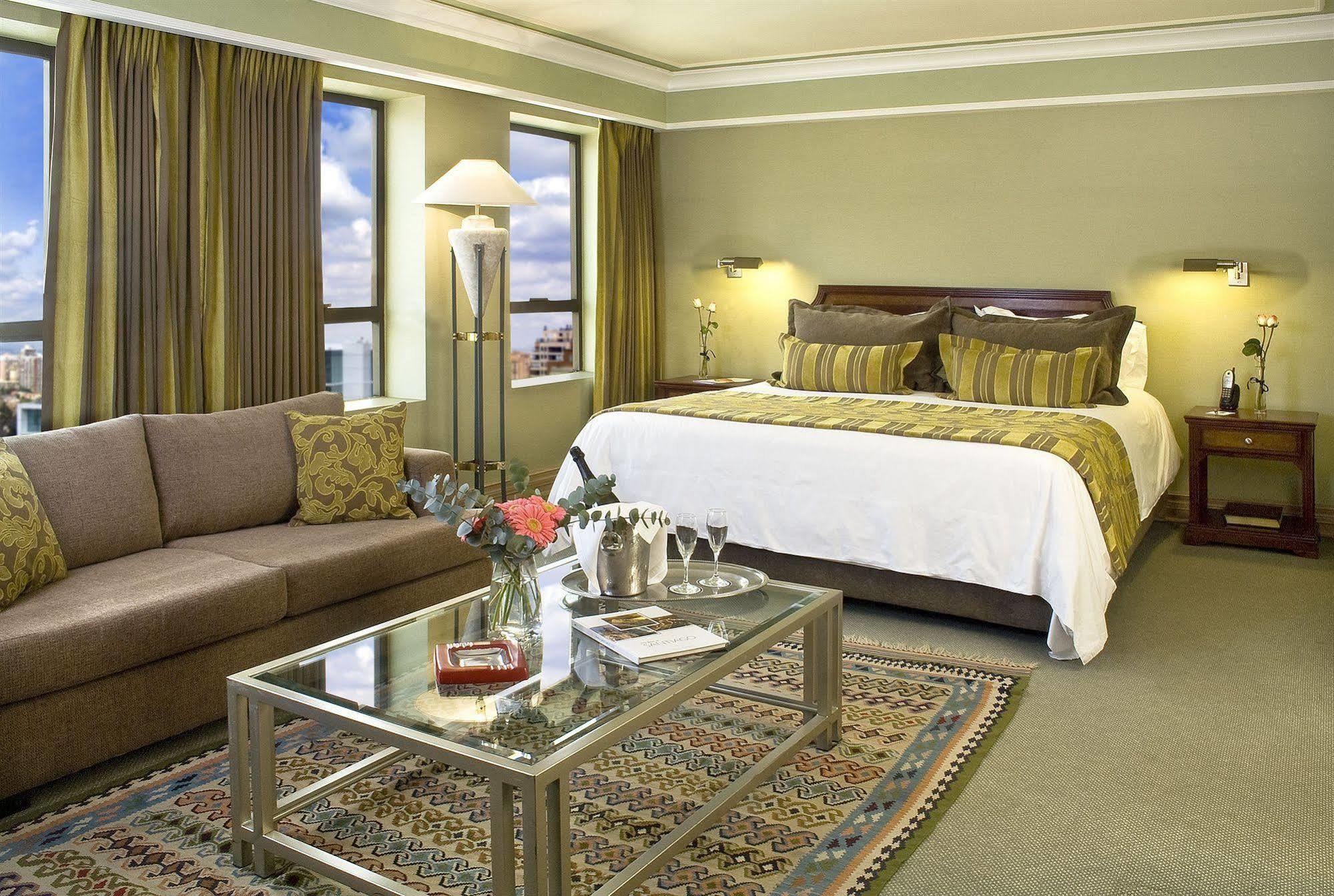 Hotel Regal Pacific Сантьяго Экстерьер фото A room at the hotel